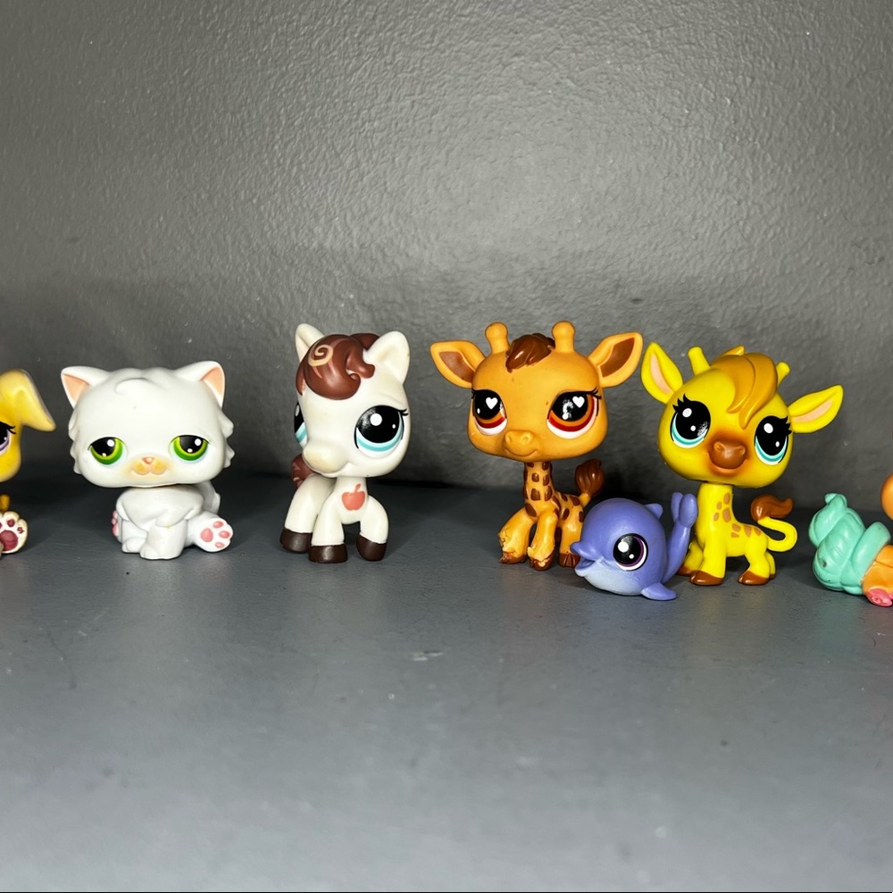 Littlest pet shop lot of 7